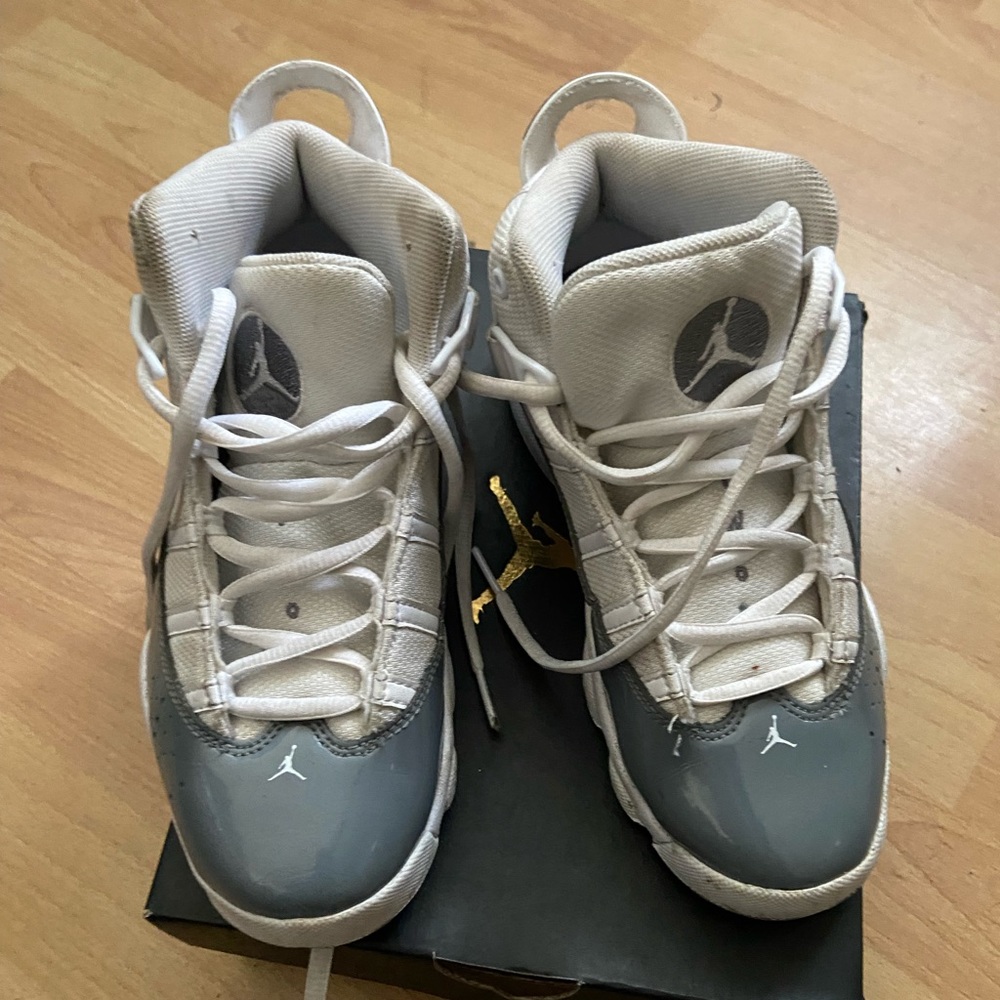 Kids grey/white Jordans size 2youth